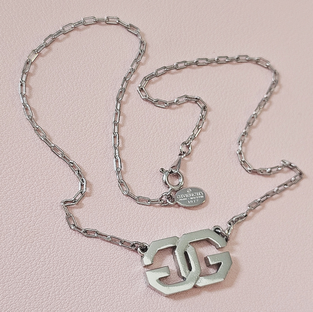 ✨ Givenchy Double G Logo Vintage Gold Tone Pendant Necklace ✨